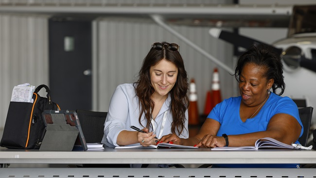 AOPA celebrates standout instructors, schools by region